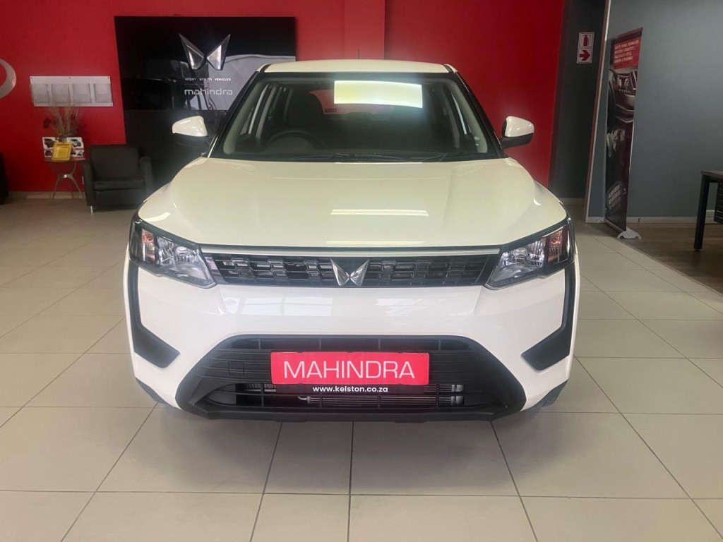 New 2024 mahindra xuv300 xuv 300 w4 petrol 1.2 mt se eastern cape port ...