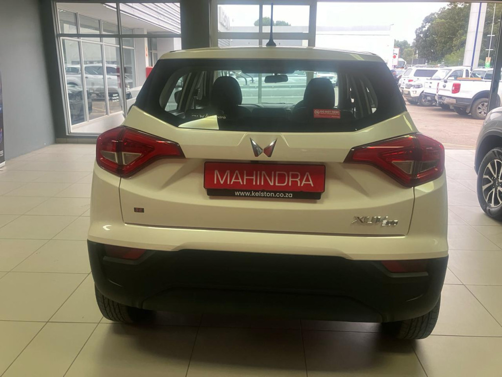 New 2024 mahindra xuv300 xuv 300 w4 petrol 1.2 mt se eastern cape port ...