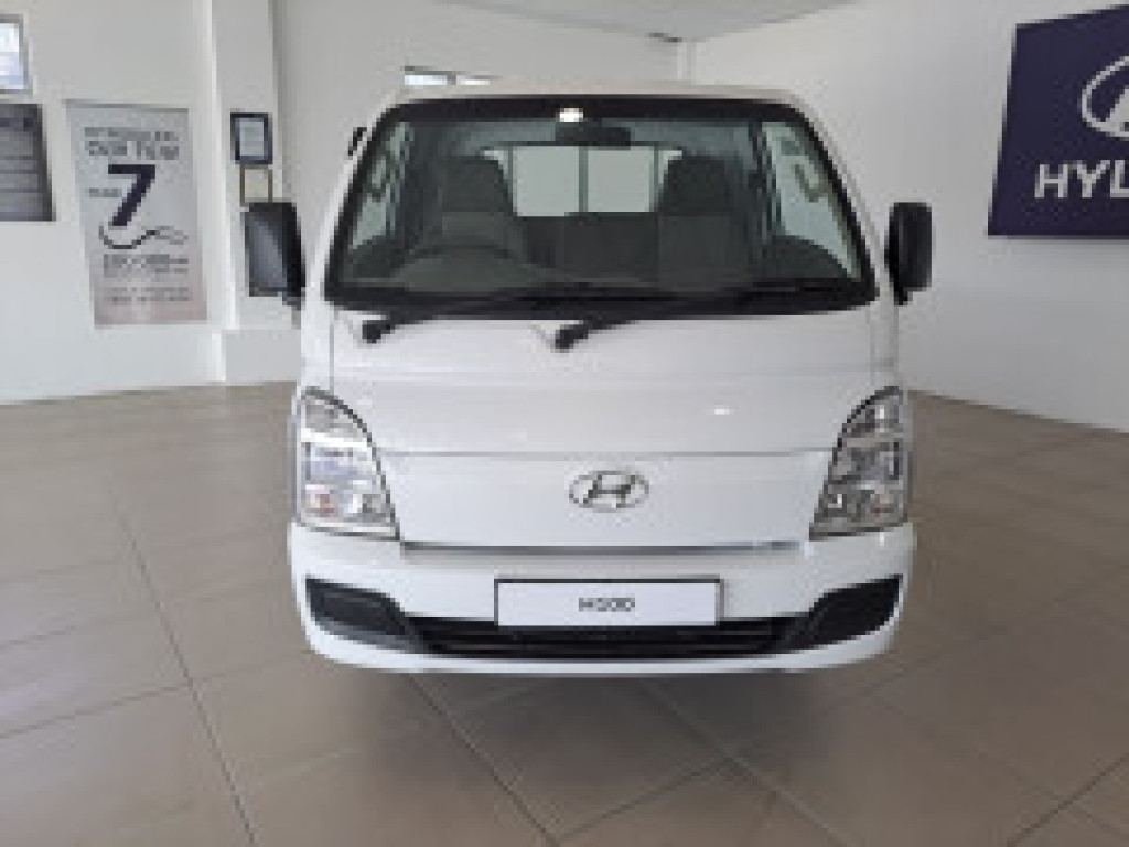 New 2024 hyundai h100 bakkie 2.6 skd ac deck fl eastern cape port ...