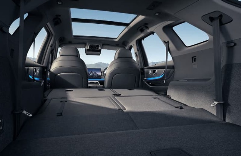 COMFORT TAKES CENTRE STAGE