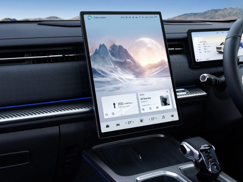 14.8-inch Large Screen